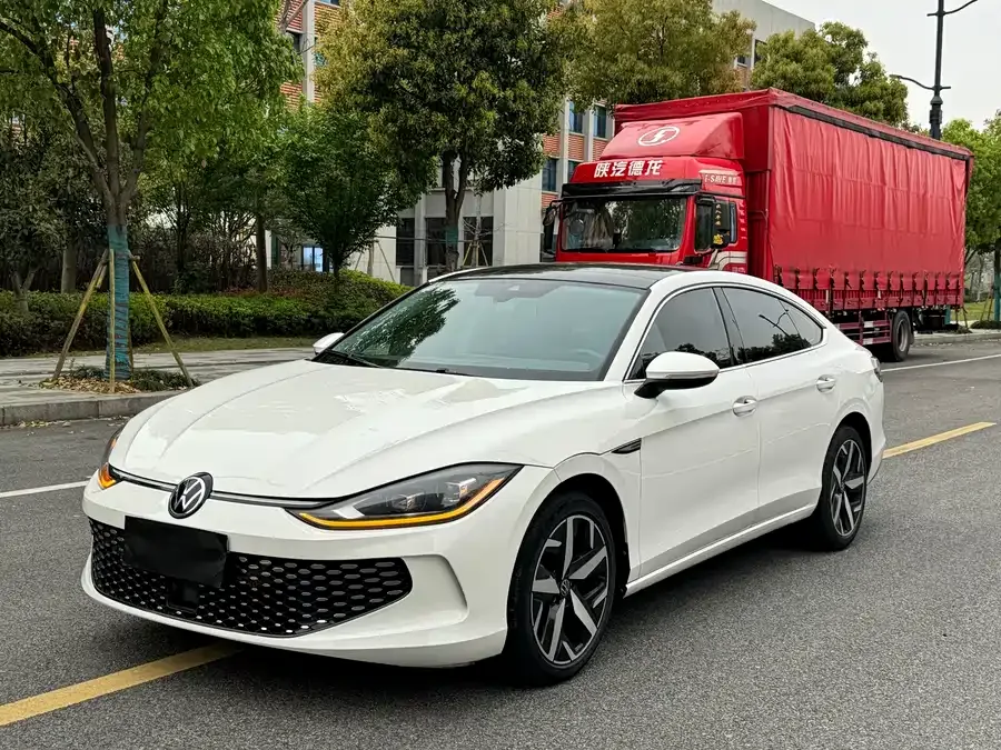 Volkswagen Lamando 2023 Lingdu Lingdu L 280TSI DSG Cool Edition 2023 — фото 1, купить с доставкой в Москву