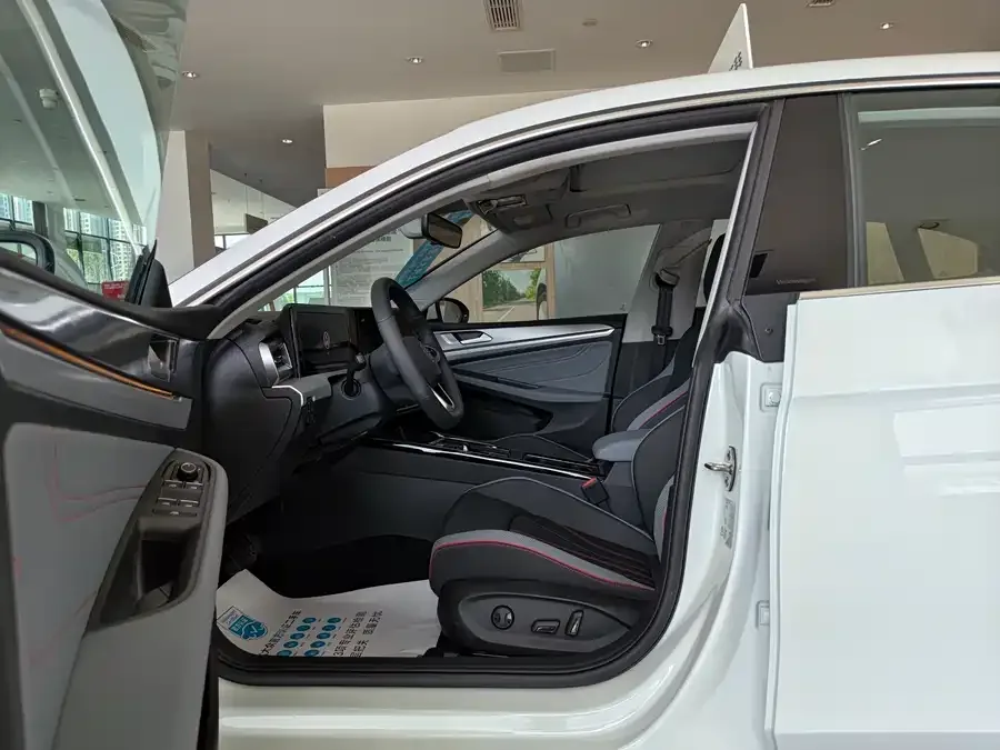 Volkswagen Lamando 2024 Lingdu Lingdu L 280TSI DSG Cool Edition 2024 — миниатюра 2
