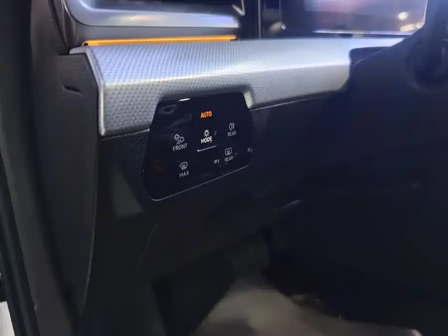 Volkswagen Lamando Lingdu 2023 Lingdu L 280TSI DSG Super Hot Flagship Edition 2022 — миниатюра 4
