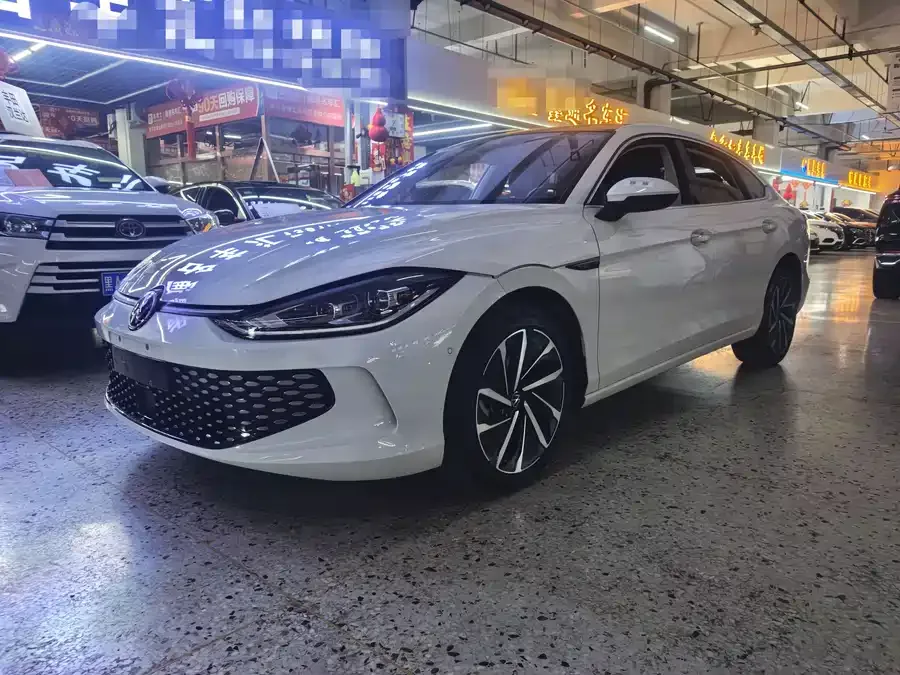 Volkswagen Lamando Lingdu 2023 Lingdu L 280TSI DSG Super Hot Flagship Edition 2022 — фото 1, купить с доставкой в Москву