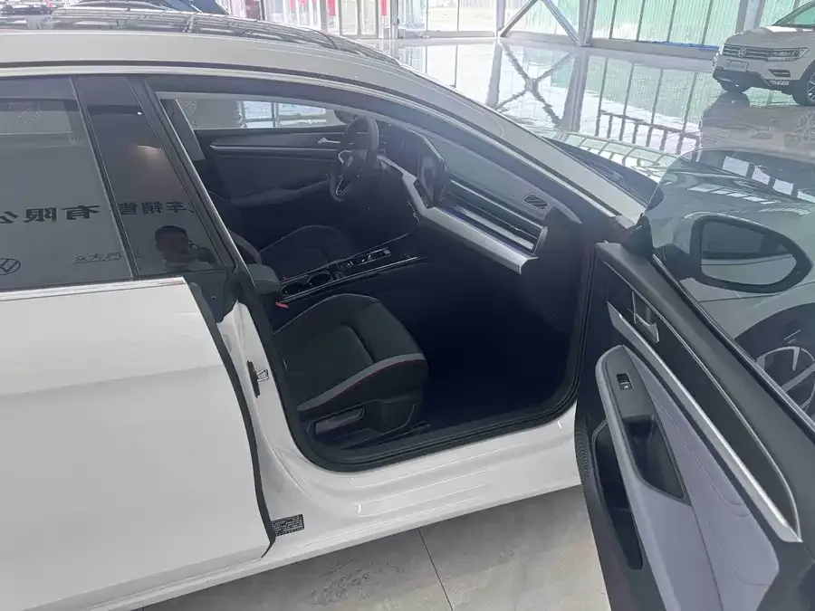 Volkswagen Lamando Lingdu 2025 Lingdu L 280TSI DSG Cool Edition 2025 — миниатюра 4