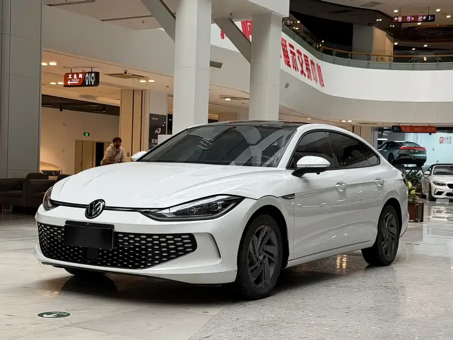 Volkswagen Lamando 2024 Lingdu Lingdu L 280TSI DSG Hot Edition 2024 — фото 1, купить с доставкой в Москву