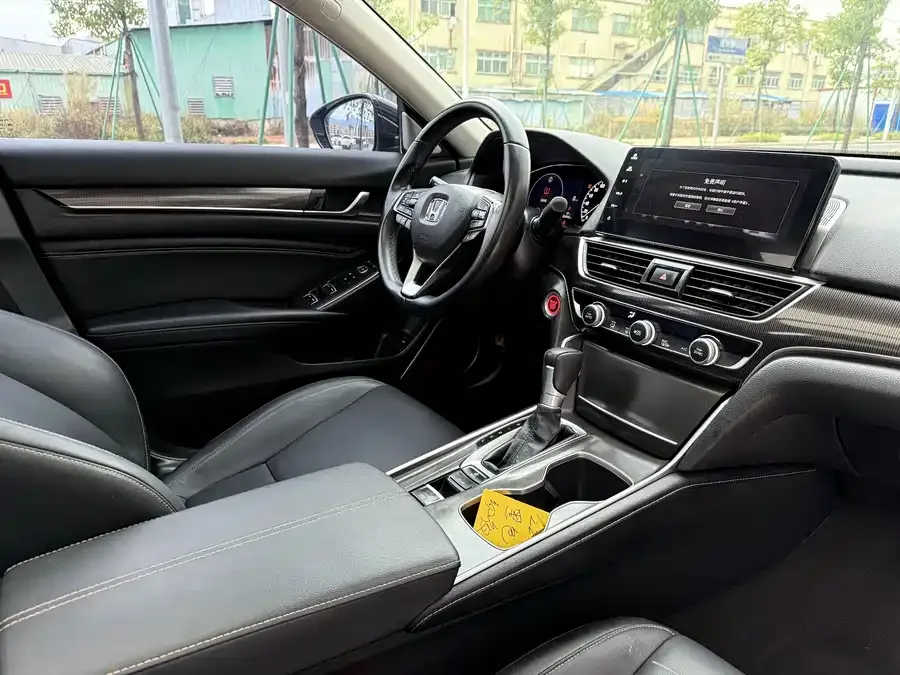 Honda Accord 2022 Accord 260TURBO Fantasy Night Premium Edition 2022 — миниатюра 2