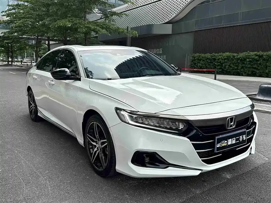 Honda Accord 2022 Accord 260TURBO Fantasy Night Premium Edition 2022 — миниатюра 3