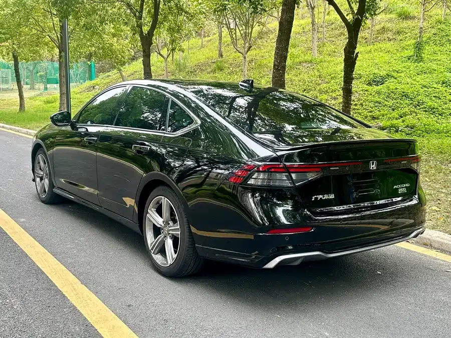 Honda Accord Accord 2023 260TURBO Excellence Edition 2024 — миниатюра 2