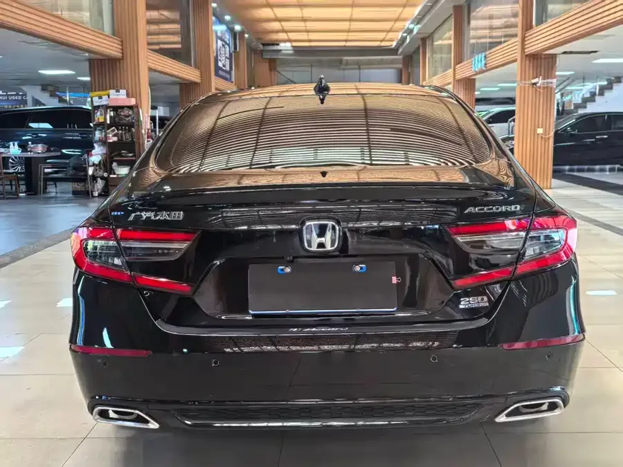 Honda Accord 2022 Accord 260TURBO Fantasy Night Premium Edition 2022 — миниатюра 3