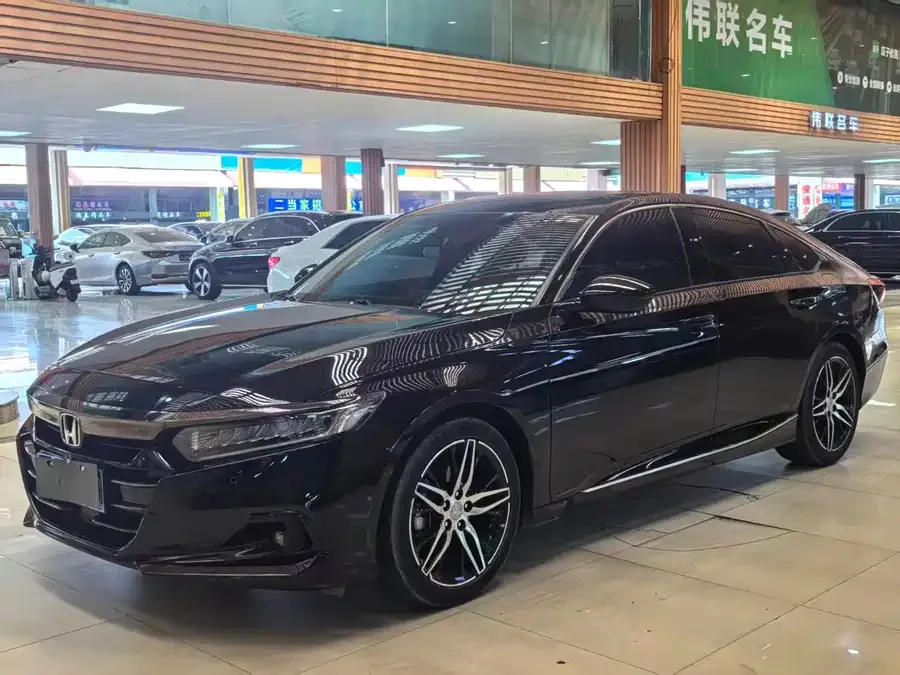 Honda Accord 2022 Accord 260TURBO Fantasy Night Premium Edition 2022 — фото 1, купить с доставкой в Москву