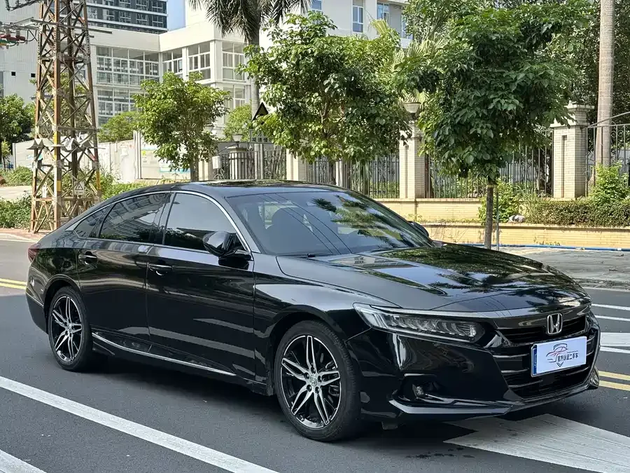 Honda Accord 2022 Accord 260TURBO Fantasy Night Premium Edition 2023 — миниатюра 3
