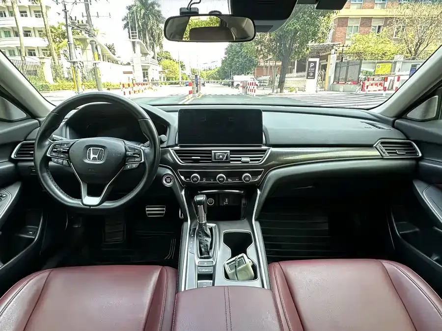 Honda Accord 2022 Accord 260TURBO Fantasy Night Premium Edition 2023 — миниатюра 5