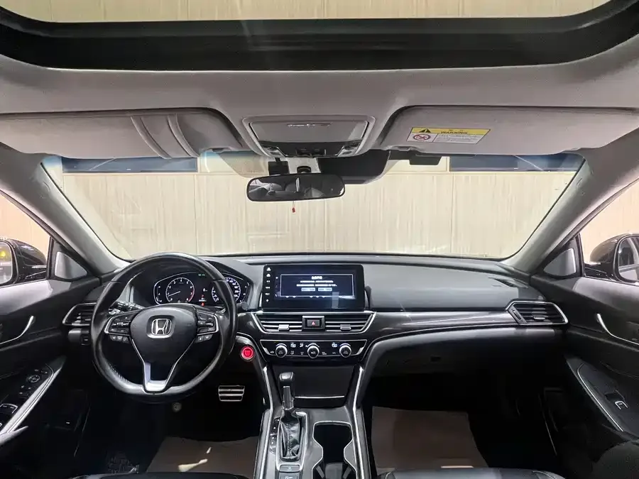 Honda Accord 2022 Accord 260TURBO Fantasy Night Premium Edition 2022 — миниатюра 5