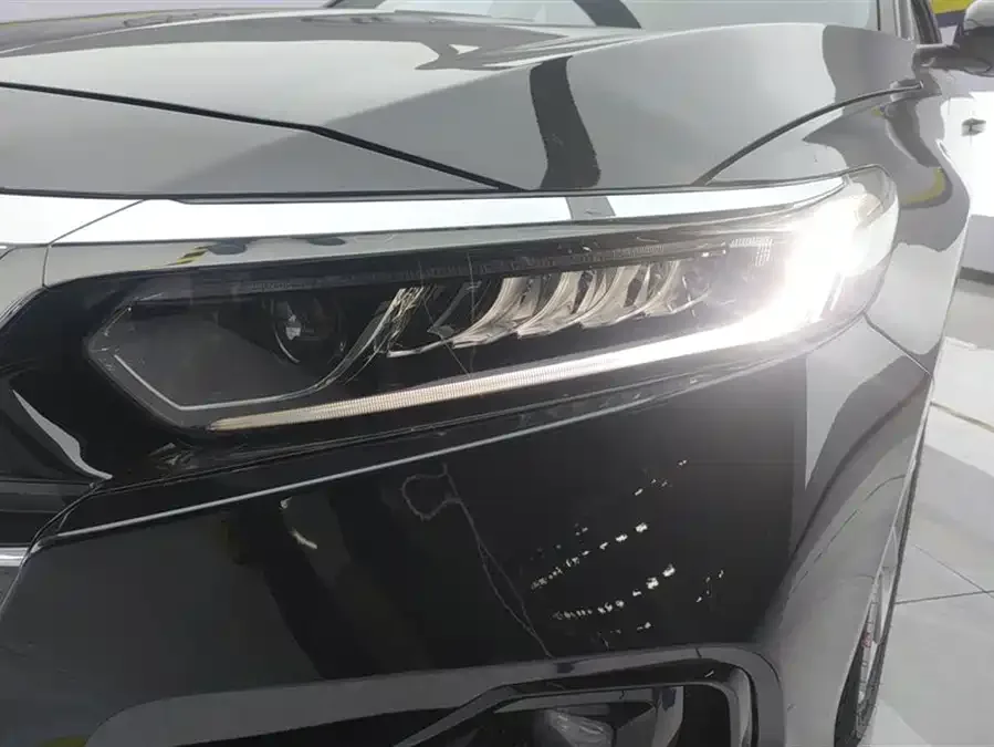 Honda Accord Accord 2022 260TURBO Deluxe Edition 2022 — миниатюра 2