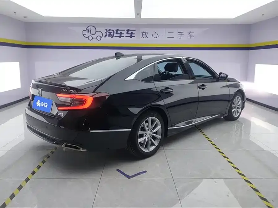 Honda Accord Accord 2022 260TURBO Deluxe Edition 2022 — миниатюра 3