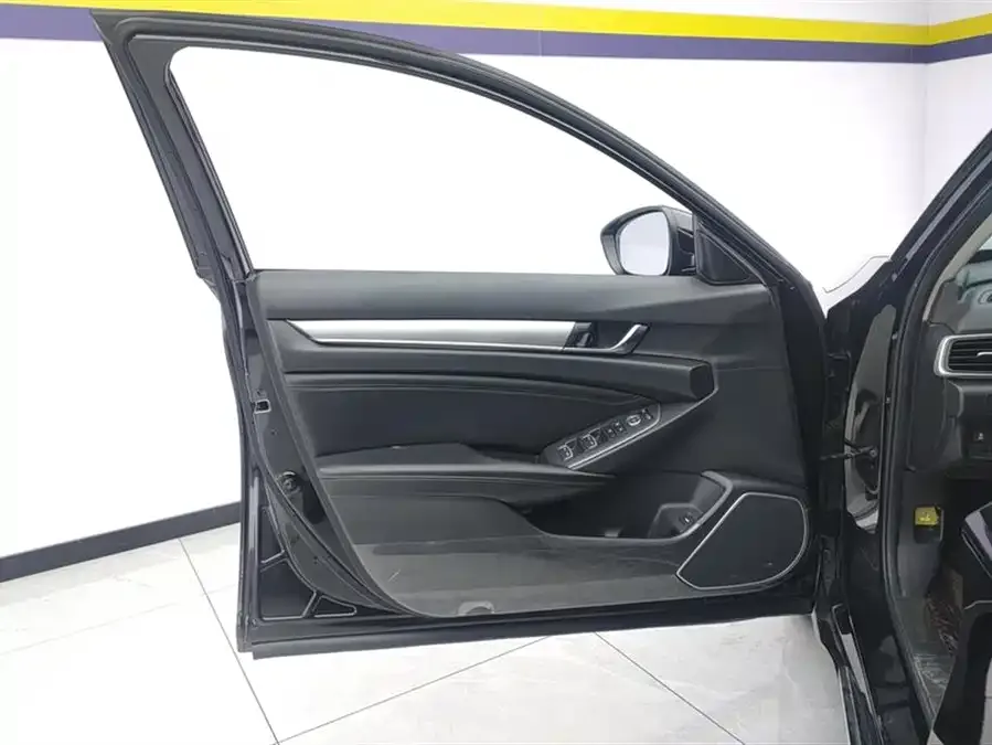 Honda Accord Accord 2022 260TURBO Deluxe Edition 2022 — миниатюра 4
