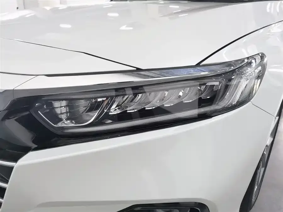 Honda Accord Accord 2022 260TURBO Deluxe Edition 2022 — миниатюра 4