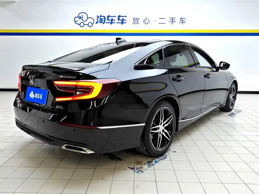Honda Accord 2022 Accord 260TURBO Fantasy Night Premium Edition 2022 — миниатюра 3