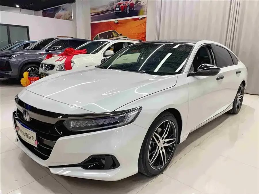 Honda Accord 2022 Accord 260TURBO Fantasy Night Premium Edition 2022 — фото 1, купить с доставкой в Москву