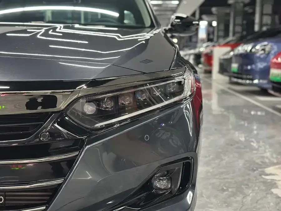 Honda Accord 2022 Accord 260TURBO Fantasy Night Premium Edition 2022 — миниатюра 2