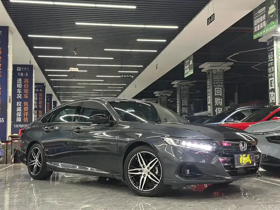 Honda Accord 2022 Accord 260TURBO Fantasy Night Premium Edition 2022 — миниатюра 3