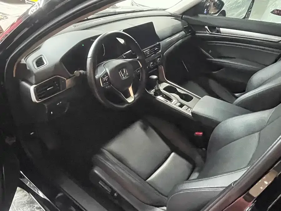Honda Accord Accord 2022 260TURBO Deluxe Edition 2023 — миниатюра 4