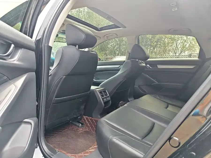 Honda Accord Accord 2022 260TURBO Deluxe Edition 2022 — миниатюра 4