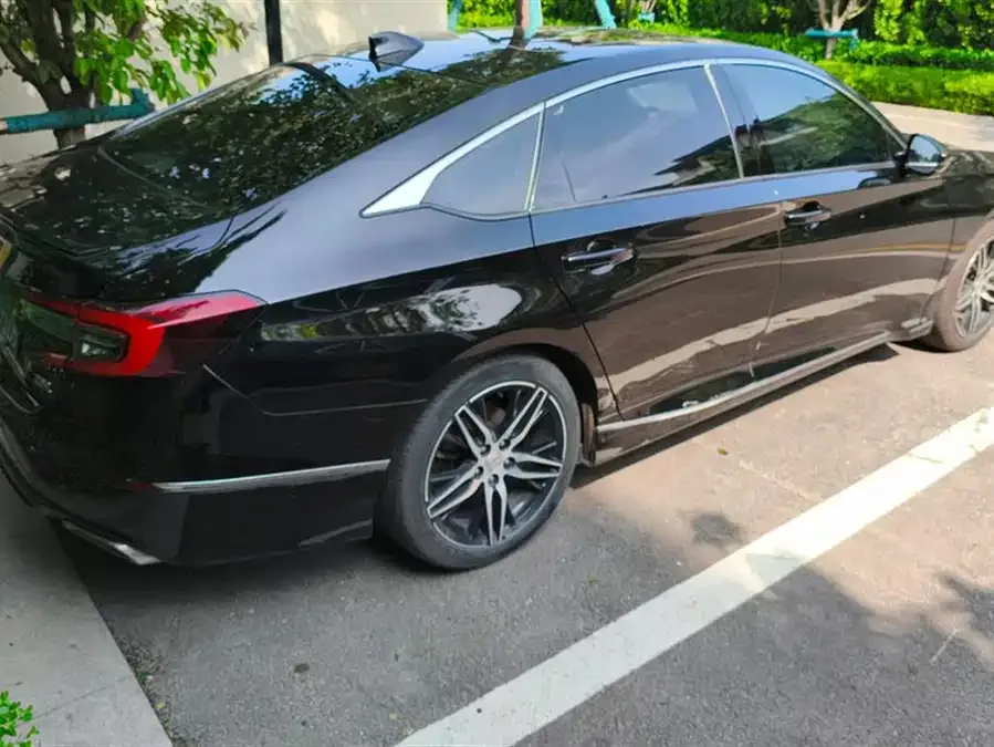 Honda Accord 2022 Accord 260TURBO Fantasy Night Premium Edition 2022 — миниатюра 3