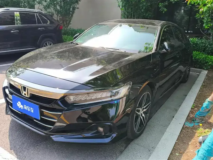 Honda Accord 2022 Accord 260TURBO Fantasy Night Premium Edition 2022 — фото 1, купить с доставкой в Москву