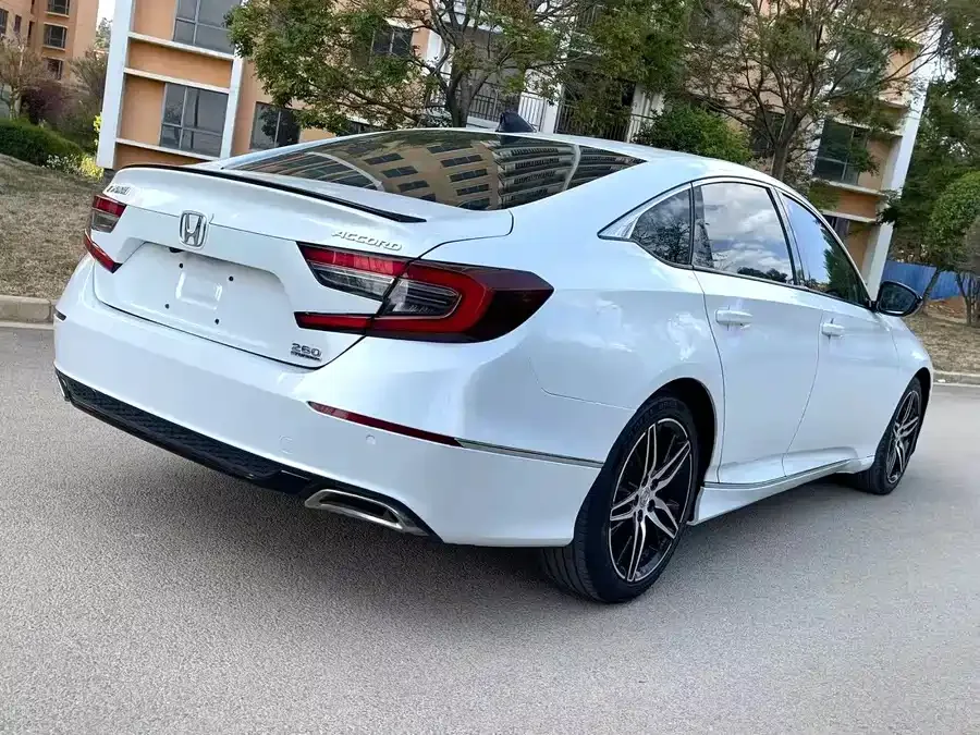 Honda Accord 2022 Accord 260TURBO Fantasy Night Premium Edition 2022 — миниатюра 4