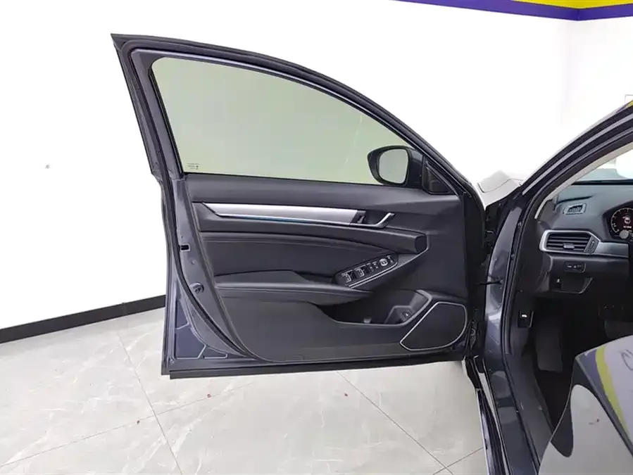 Honda Accord Accord 2022 260TURBO Deluxe Edition 2023 — миниатюра 4