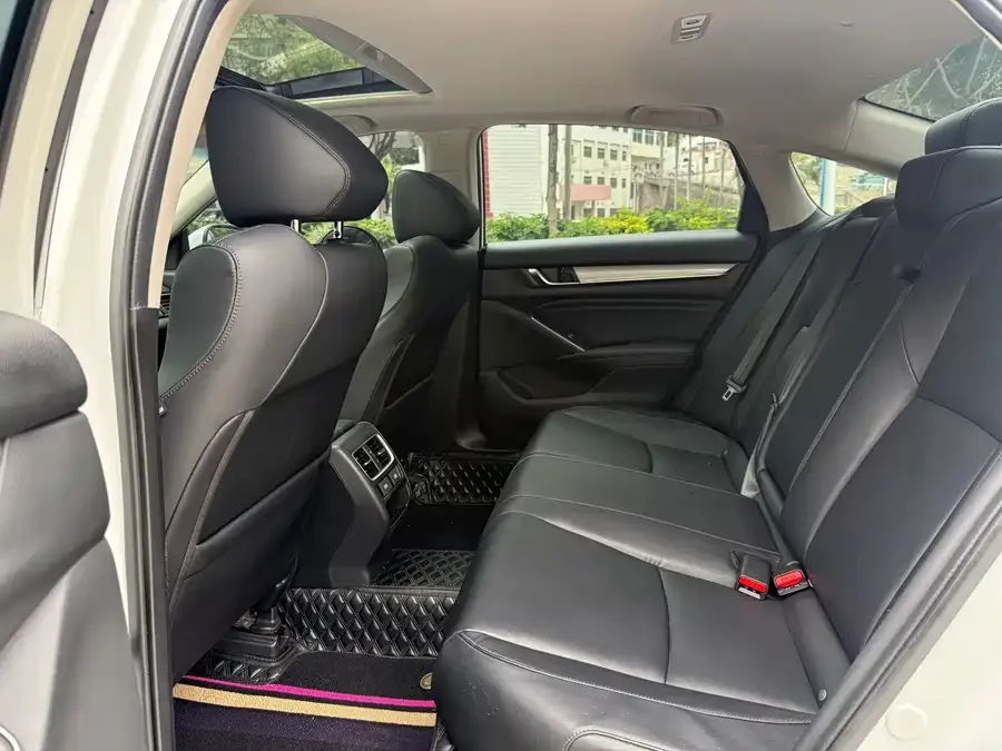 Honda Accord Accord 2022 260TURBO Deluxe Edition 2022 — миниатюра 2