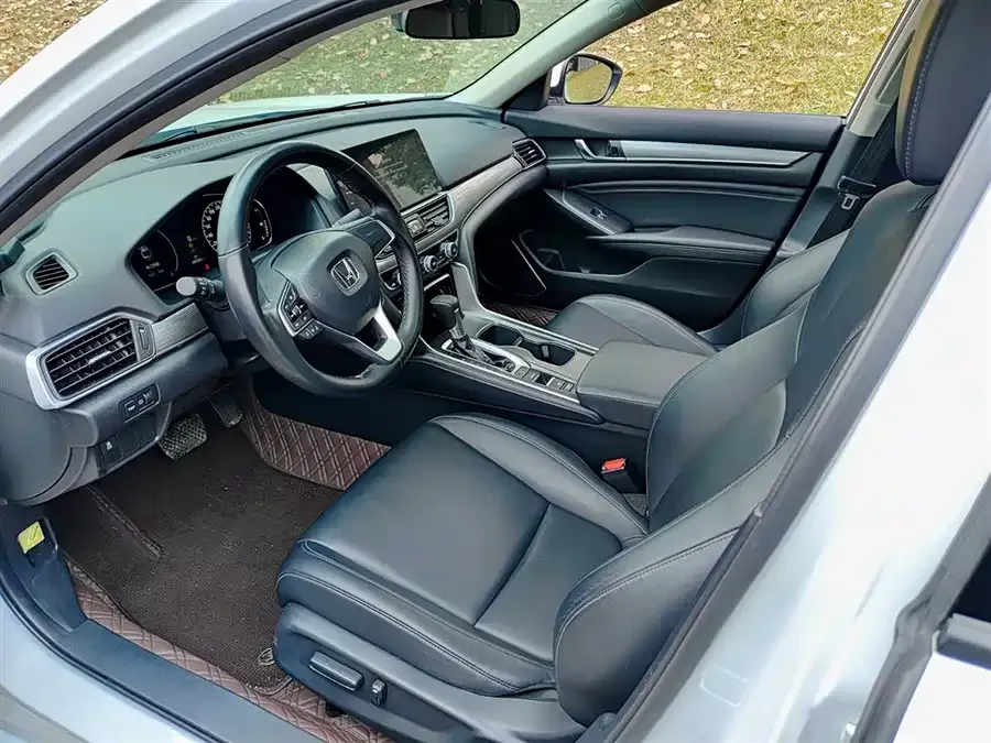 Honda Accord Accord 2022 260TURBO Deluxe Edition 2023 — миниатюра 4