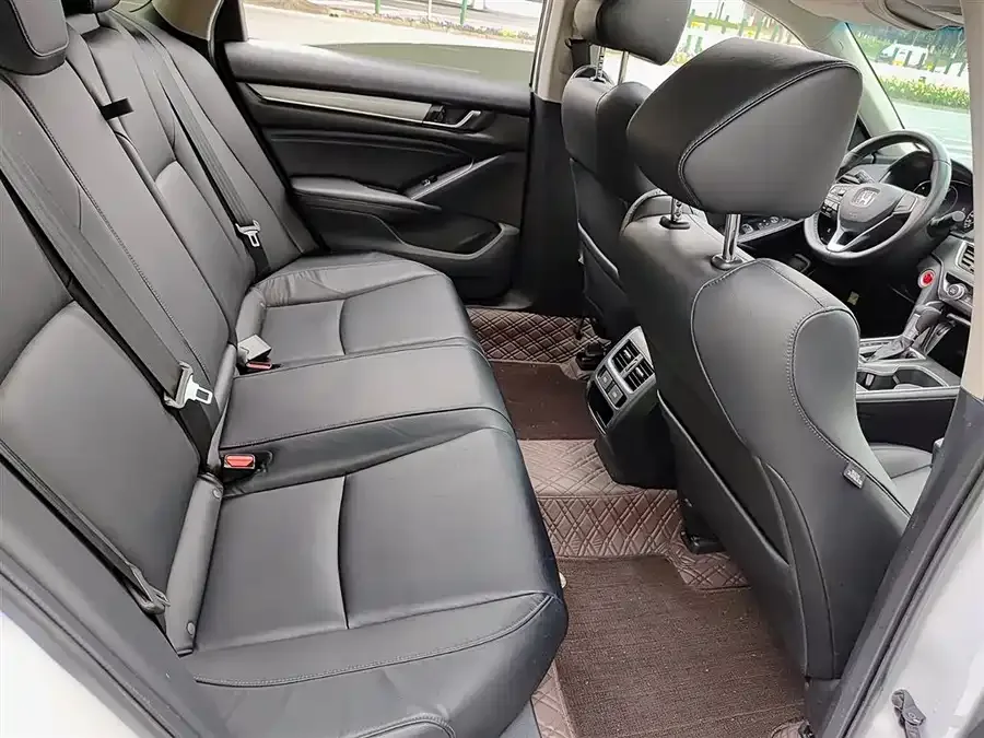 Honda Accord Accord 2022 260TURBO Deluxe Edition 2023 — миниатюра 5