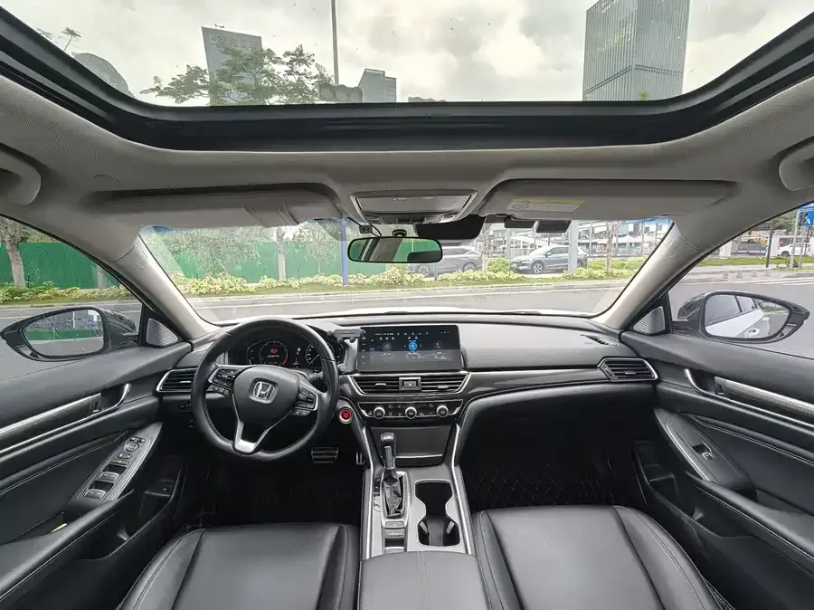 Honda Accord 2022 Accord 260TURBO Fantasy Night Premium Edition 2022 — миниатюра 2