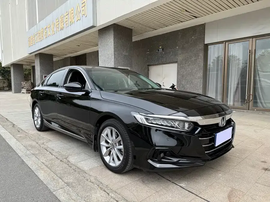 Honda Accord Accord 2022 260TURBO Deluxe Edition 2022 — миниатюра 3