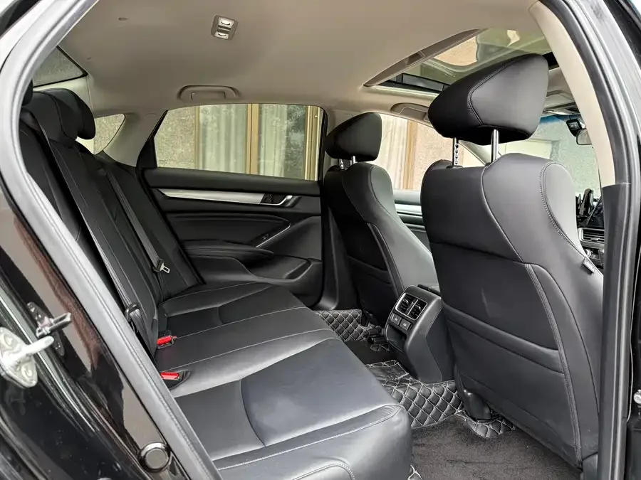 Honda Accord Accord 2022 260TURBO Deluxe Edition 2022 — миниатюра 5