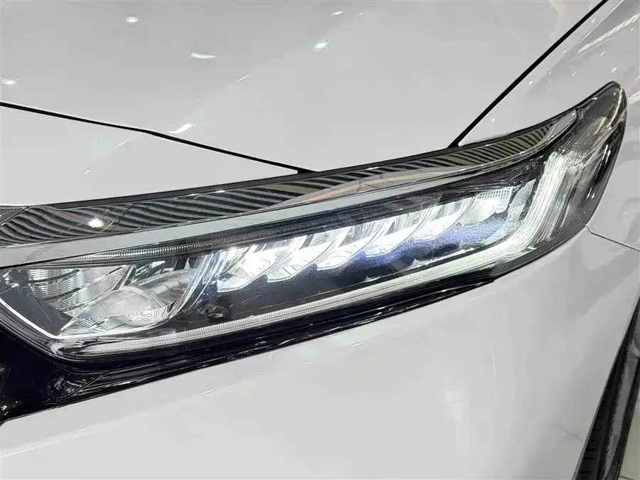 Honda Accord Accord 2022 260TURBO Deluxe Edition 2022 — миниатюра 4