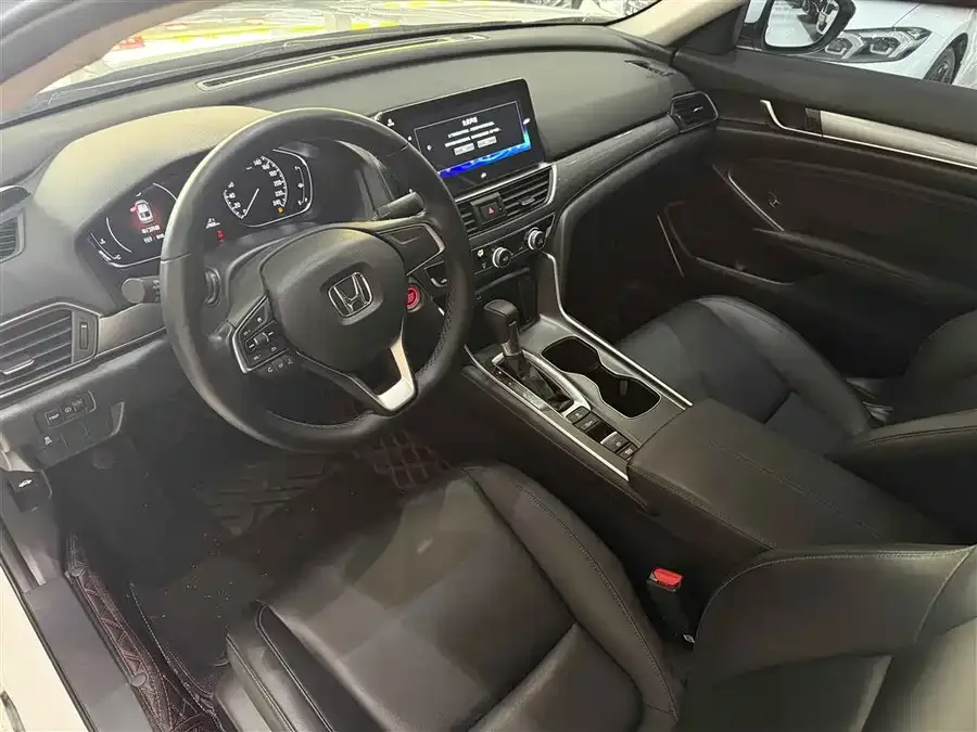 Honda Accord Accord 2022 260TURBO Deluxe Edition 2022 — миниатюра 5