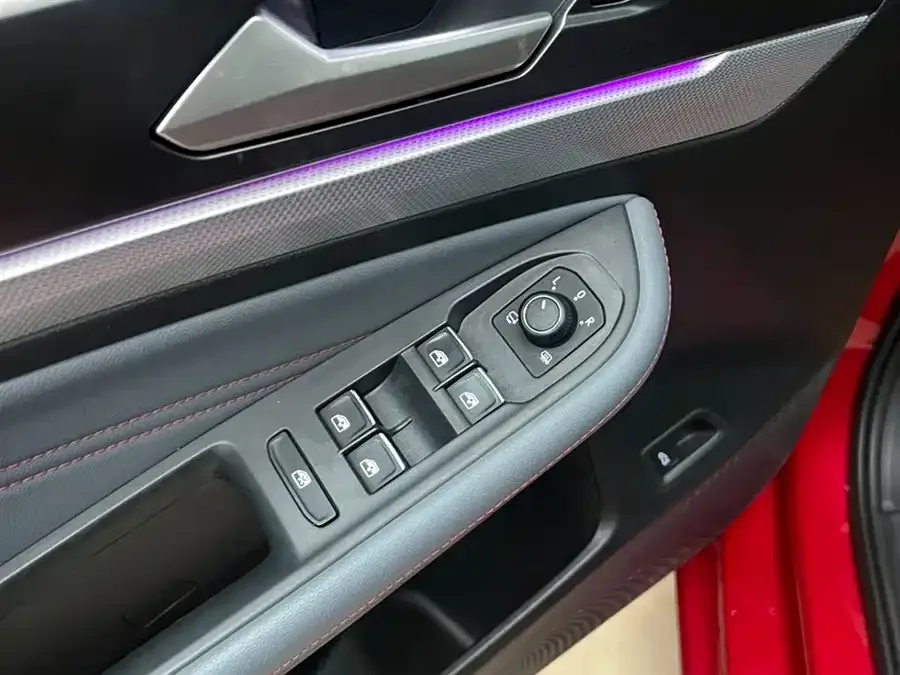Volkswagen Lamando 2022 Lingdu Lingdu L 280TSI DSG Cool Edition 2023 — миниатюра 4