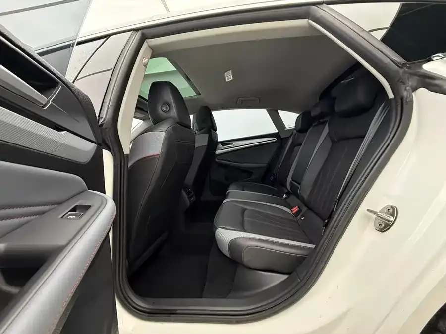 Volkswagen Lamando 2022 Lingdu Lingdu L 280TSI DSG Cool Edition 2023 — миниатюра 5