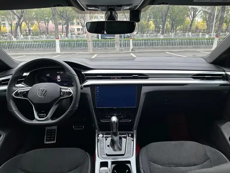 Volkswagen FAW- CC FAW-Volkswagen CC 2023 330TSI Dazzling Edition 2023 — миниатюра 2