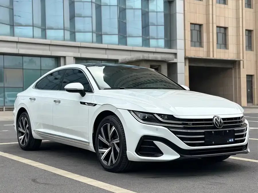 Volkswagen FAW- CC FAW-Volkswagen CC 2023 330TSI Dazzling Edition 2023 — миниатюра 3
