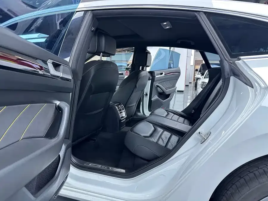 Volkswagen FAW- CC FAW-Volkswagen CC 2023 380TSI Eye-catching Edition 2023 — миниатюра 5