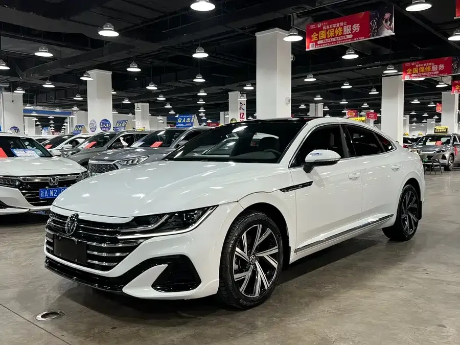 Volkswagen FAW- CC FAW-Volkswagen CC 2021 330TSI Dazzling Edition 2022 — миниатюра 3