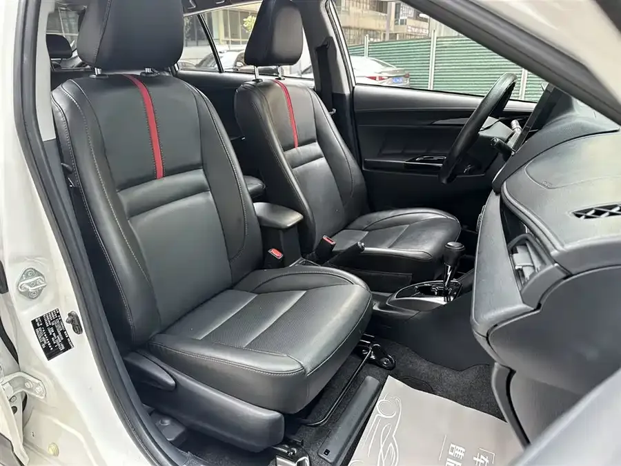 Toyota YARiS L YARiS L 2022 YARiS X 1.5L CVT Premium Edition 2022 — миниатюра 3
