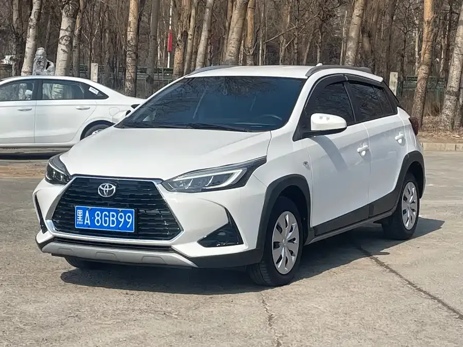 Toyota YARiS L YARiS L 2022 YARiS X 1.5L CVT Leading PLUS Edition 2022 — фото 1, купить с доставкой в Москву