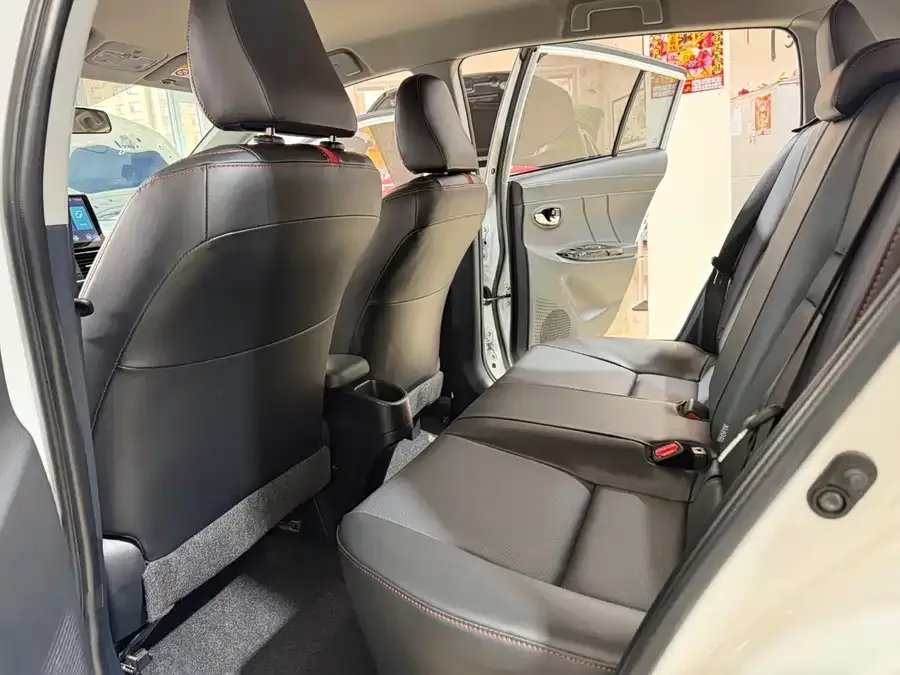 Toyota YARiS L YARiS L 2022 YARiS X 1.5L CVT Luxury PLUS Edition 2023 — миниатюра 3