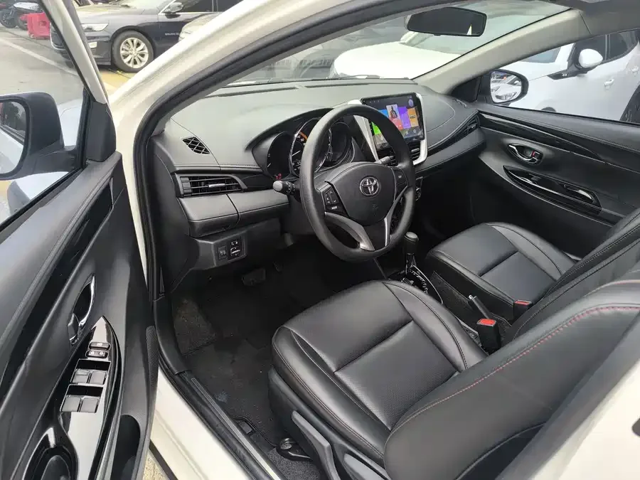 Toyota YARiS L YARiS L 2022 YARiS X 1.5L CVT Luxury PLUS Edition 2022 — миниатюра 3