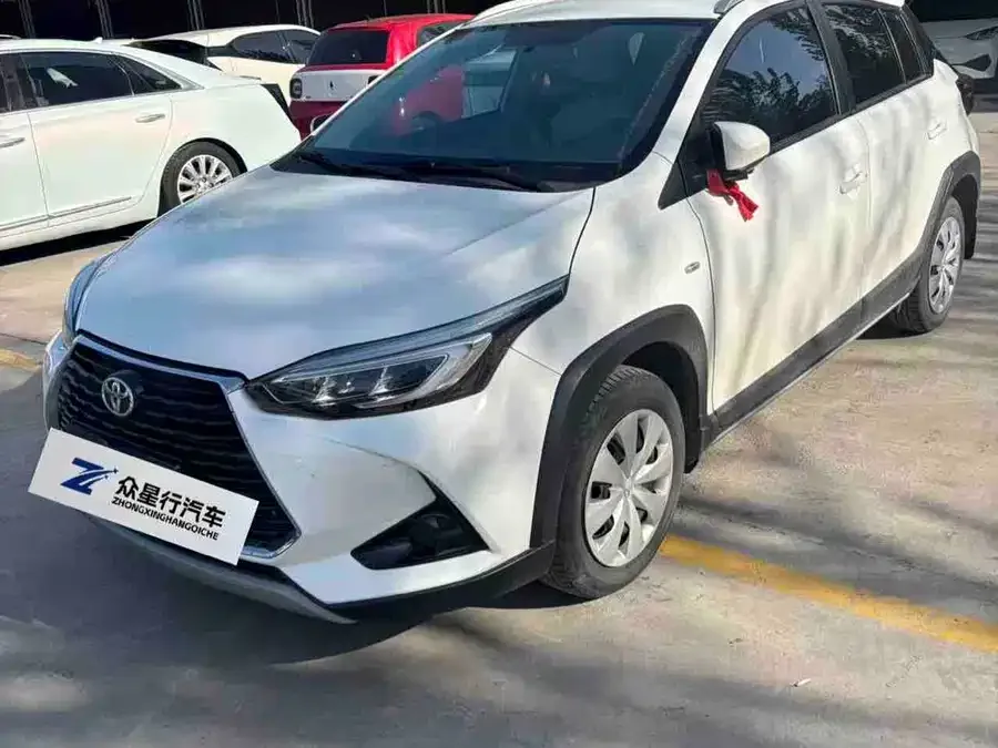 Toyota YARiS L YARiS L 2022 YARiS X 1.5L CVT Leading PLUS Edition 2023 — фото 1, купить с доставкой в Москву