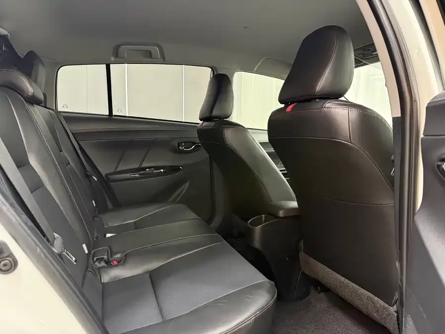 Toyota YARiS L YARiS L 2022 YARiS X 1.5L CVT Luxury PLUS Edition 2022 — миниатюра 3