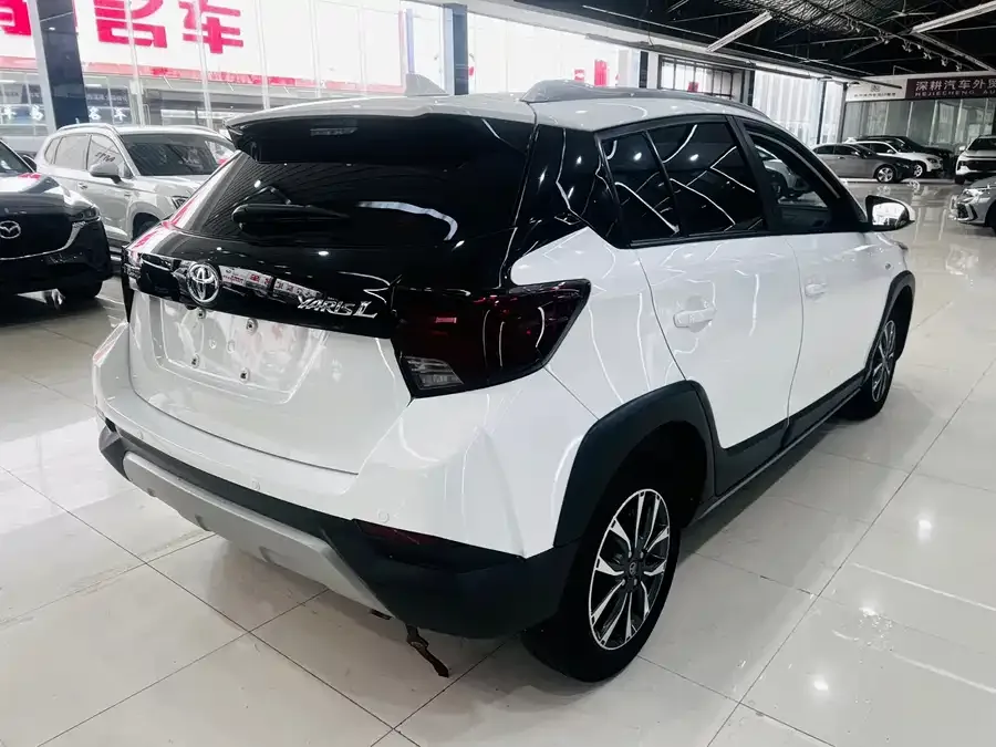 Toyota YARiS L YARiS L 2022 YARiS X 1.5L CVT Luxury PLUS Edition 2022 — миниатюра 2