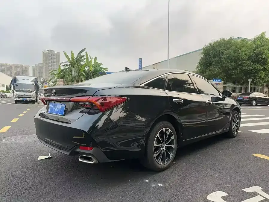 Toyota Avalon Avalon 2023 2.0L Luxury Edition 2024 — миниатюра 3